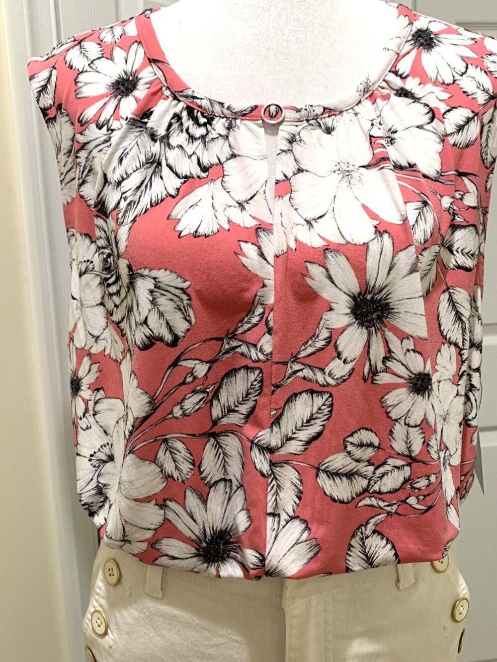 Brand New Liz Claiborne Pink Blouse Women  Sleeveless Wrinkle Free Size XL